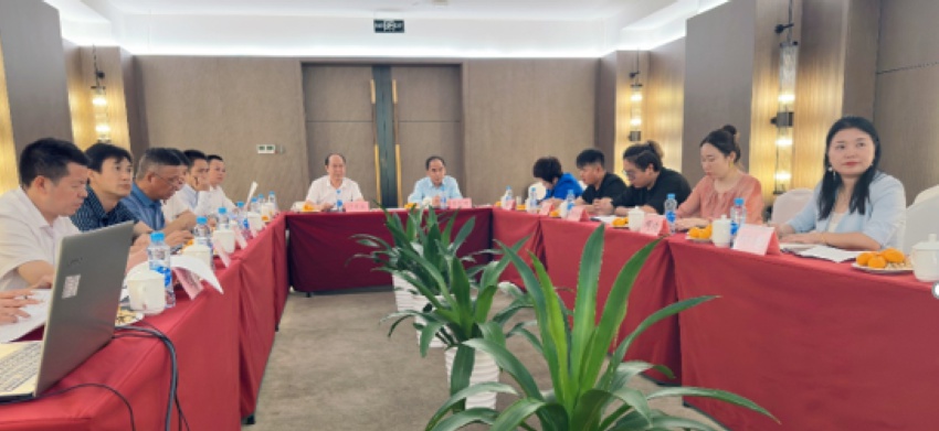 江西省中小企业协会第十一组座谈会在格林缦旅大酒店召开